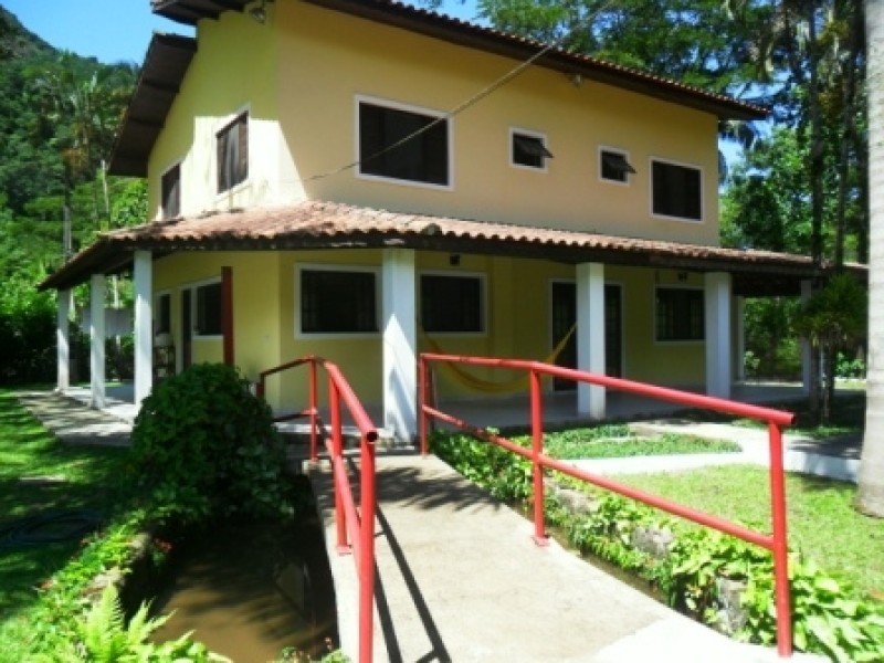 895.jpg