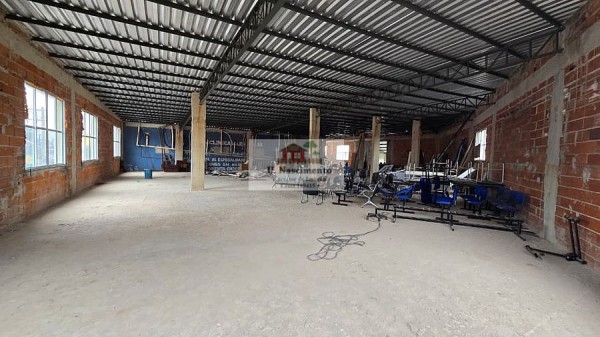 Prédio comercial para locação na Cidade Satélite Santa Bárbara
