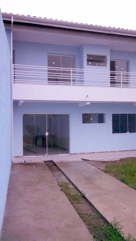 Casa a venda no Centro de Caraguatatuba com espaço para piscina