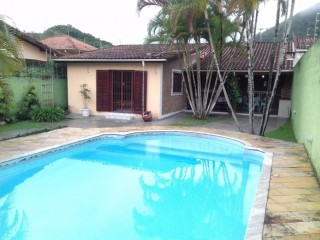 CASA NA PRAIA MARTIM DE SÁ EM CARAGUATATUBA - VENDA