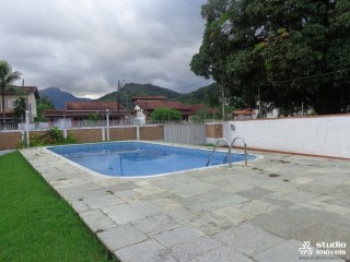 Casa Térrea Tipo Edícula com ótima Localização